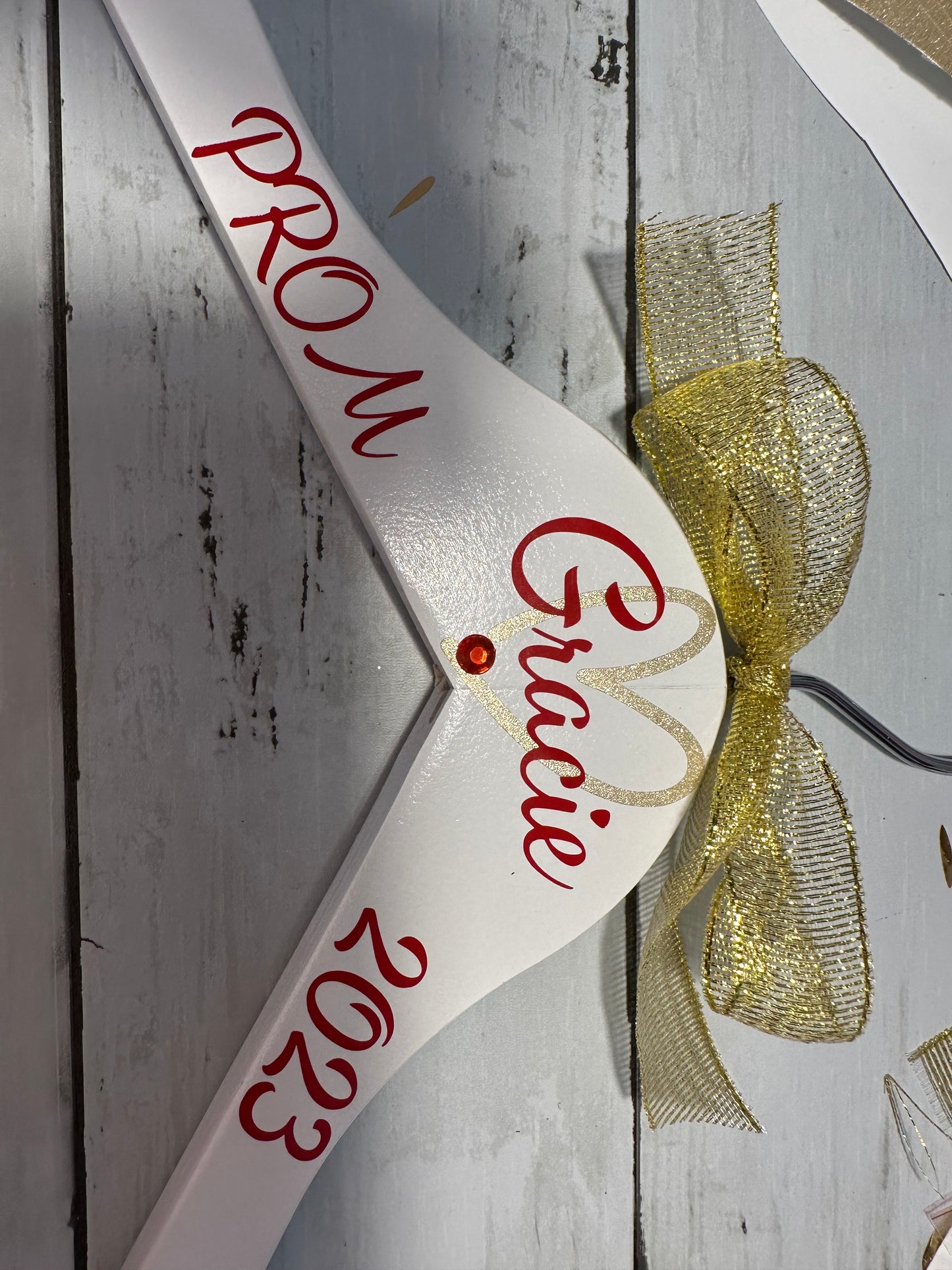 Personalised Dress Hangers with matching bow and diamante 💎 to your theme perfect for brides, bridesmaids, groom, PROM and more 💗