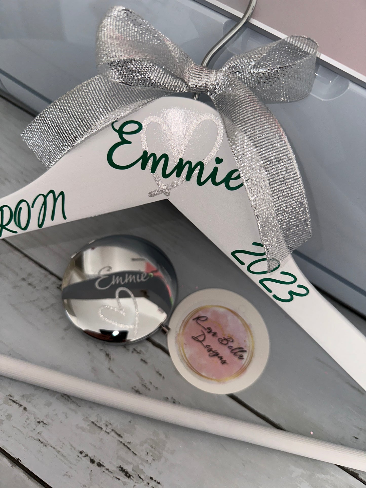 Personalised Dress Hangers with matching bow and diamante 💎 to your theme perfect for brides, bridesmaids, groom, PROM and more 💗