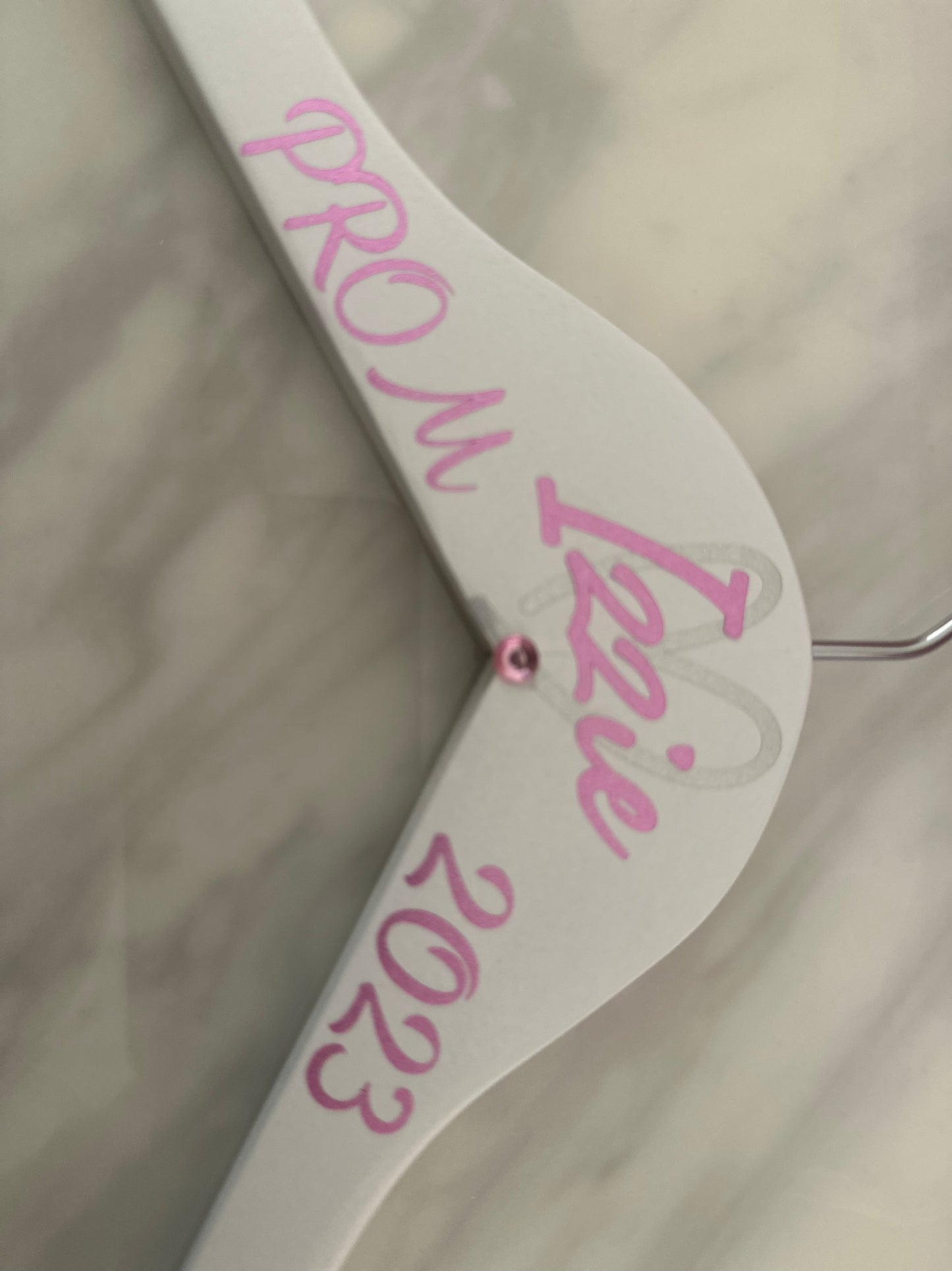 Personalised Dress Hangers with matching bow and diamante 💎 to your theme perfect for brides, bridesmaids, groom, PROM and more 💗