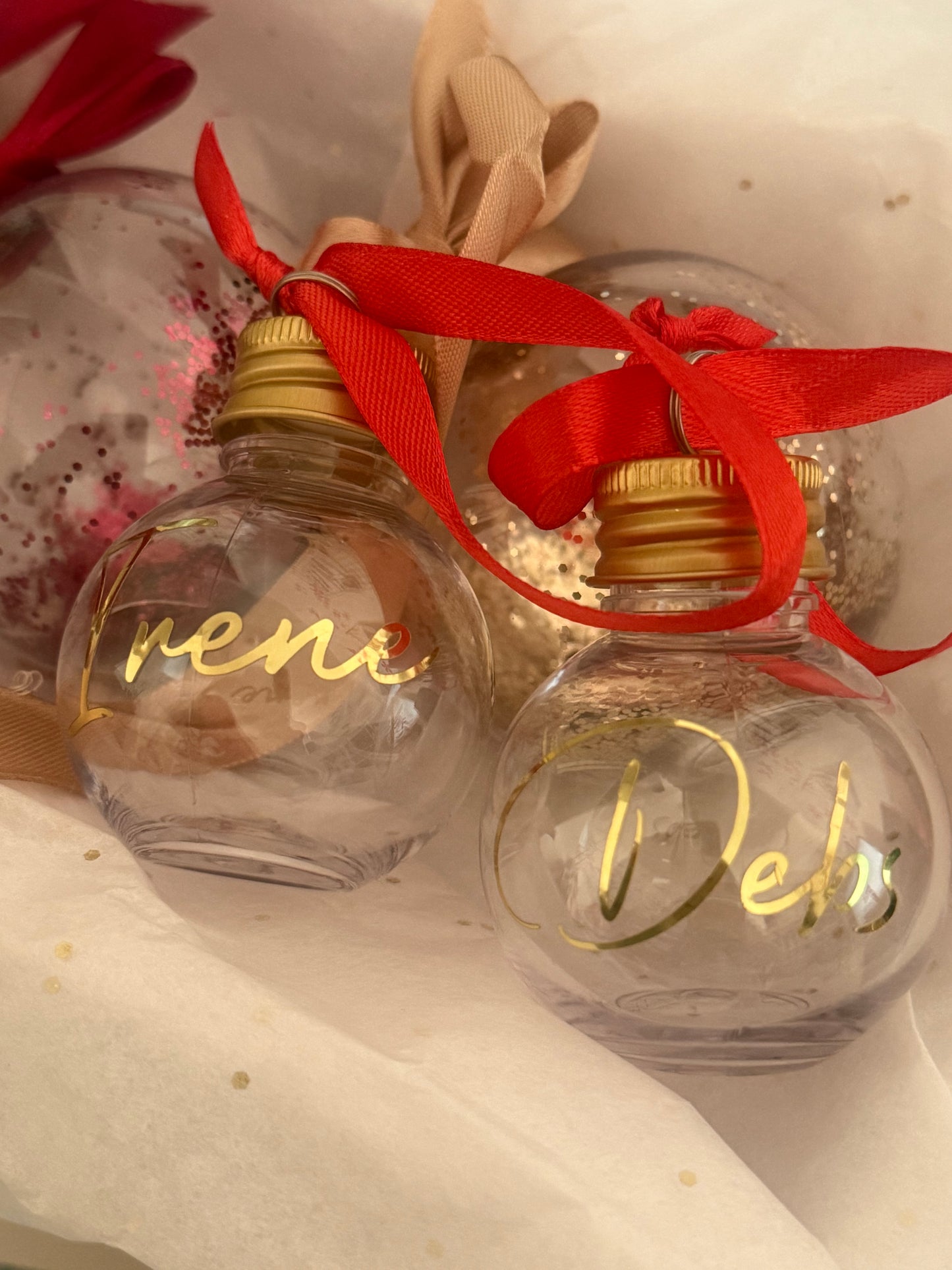 π Personalised Christmas Bauble Bottles β Festive Keepsakes with a Luxe Twist π