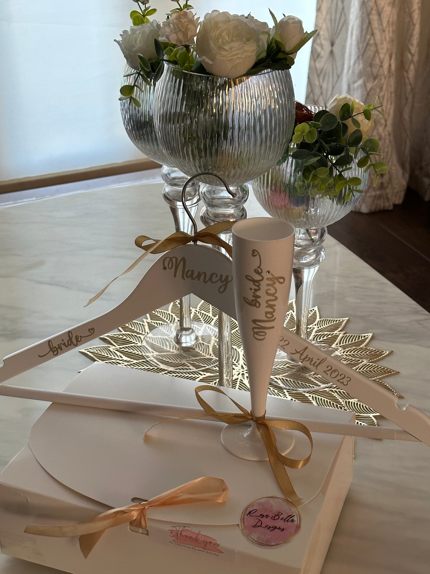 Personalised Dress Hangers with matching bow and diamante 💎 to your theme perfect for brides, bridesmaids, groom, PROM and more 💗