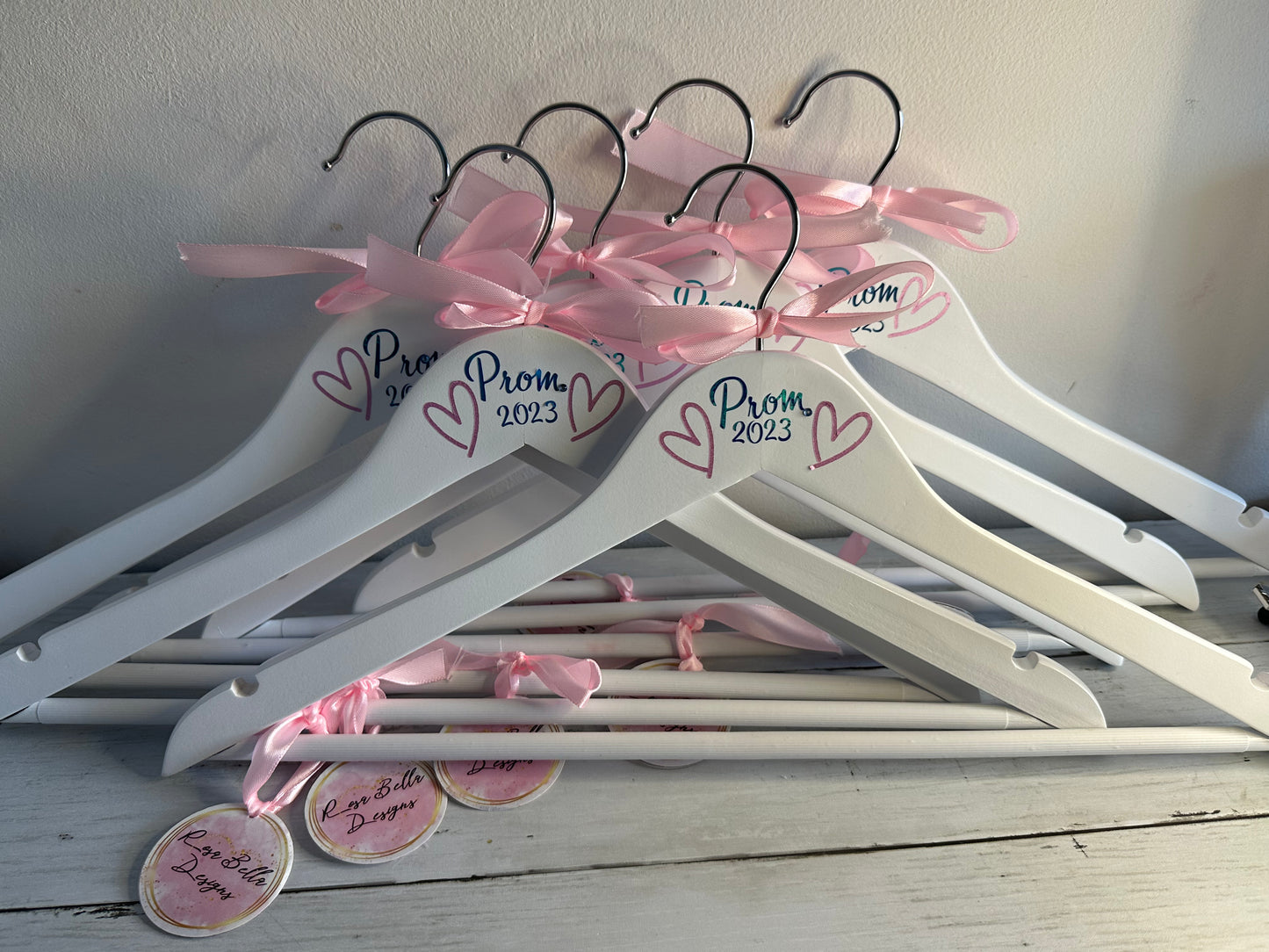 Personalised Dress Hangers with matching bow and diamante 💎 to your theme perfect for brides, bridesmaids, groom, PROM and more 💗