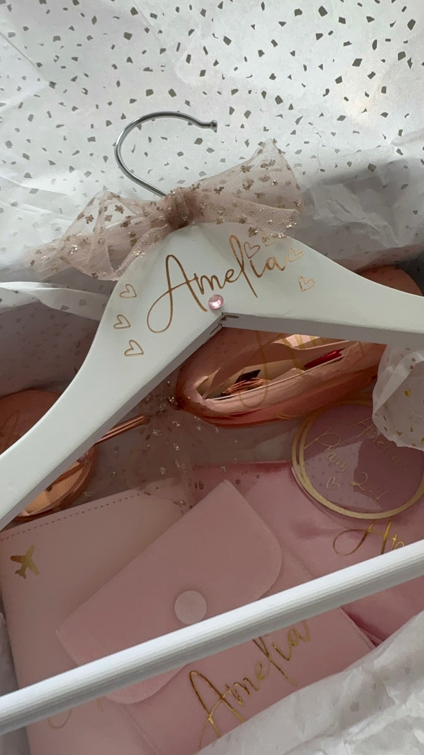 Personalised Dress Hangers with matching bow and diamante 💎 to your theme perfect for brides, bridesmaids, groom, PROM and more 💗