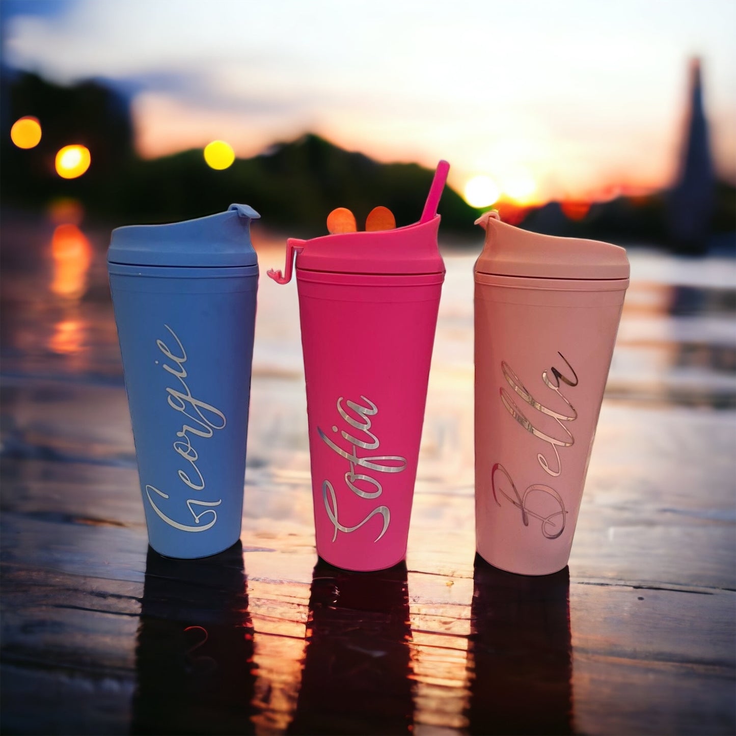 22oz Hot and Cold Cups with matching straw and close clip lid