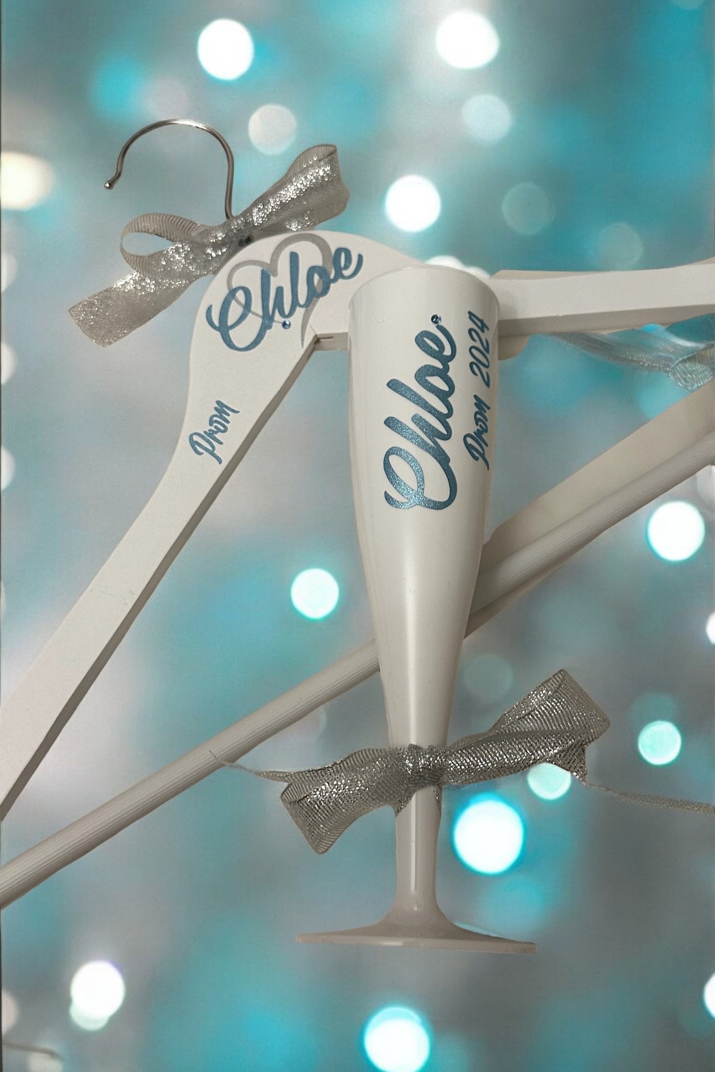 Personalised Dress Hangers with matching bow and diamante 💎 to your theme perfect for brides, bridesmaids, groom, PROM and more 💗