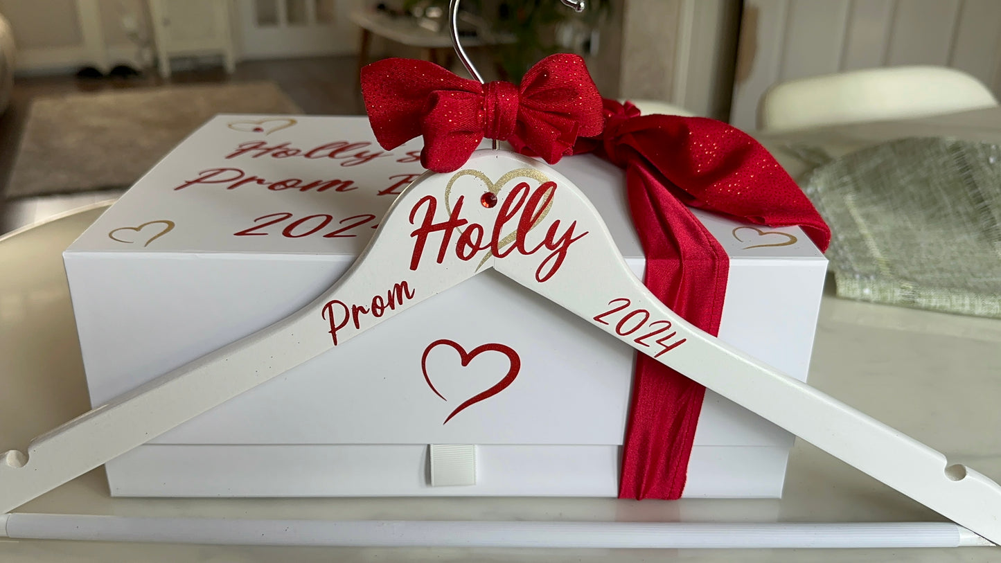 Personalised Dress Hangers with matching bow and diamante 💎 to your theme perfect for brides, bridesmaids, groom, PROM and more 💗