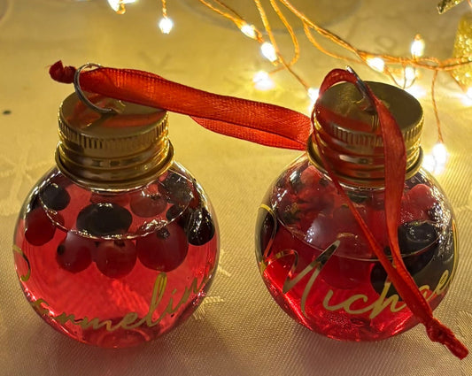 🎄 Personalised Christmas Bauble Bottles – Festive Keepsakes with a Luxe Twist 🎁