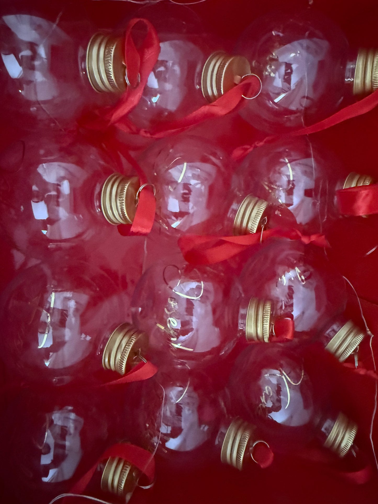 🎄 Personalised Christmas Bauble Bottles – Festive Keepsakes with a Luxe Twist 🎁