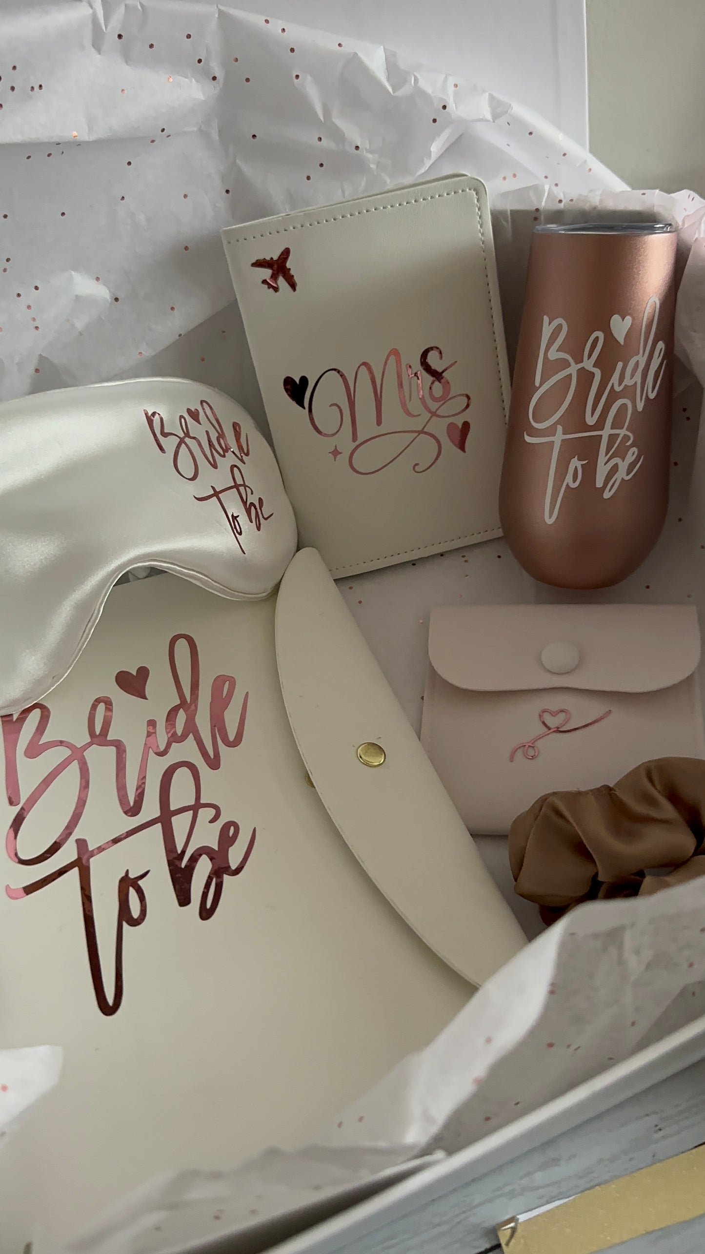 BRIDE TO BE Gift Hamper, Bride Gift, Bride Box, Bridal Shower Gift, Pre Wedding Gift, Bride Gift From Bridesmaids, Pamper Gift For Bride